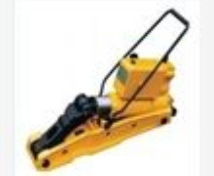 点击查看详细信息<br>标题：YQB-245型液压起拔道机 阅读次数：2091